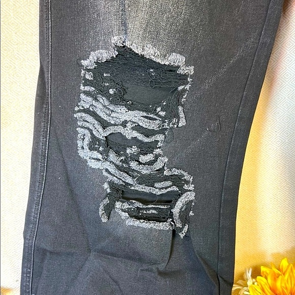 Blakely Black Distressed Jeans - Picture 7 of 14